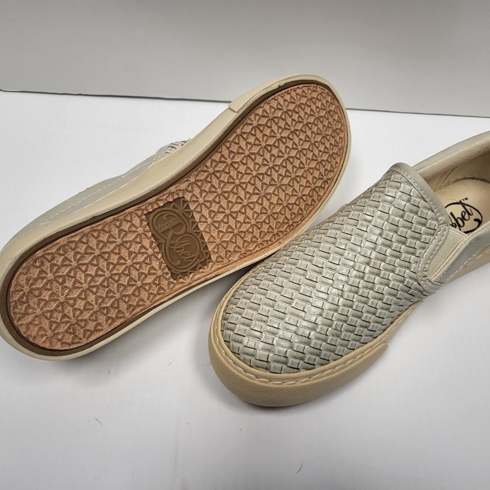 Modern Rebel Slip on- new in box size 8.5